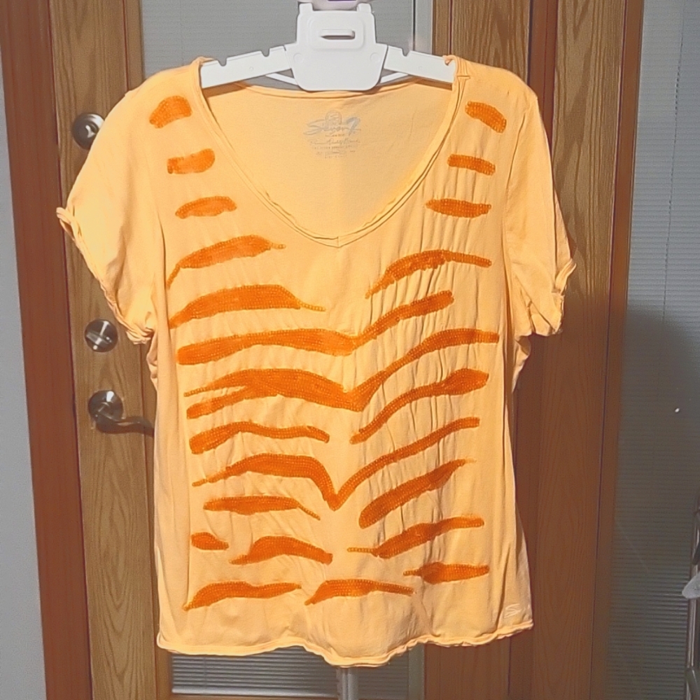 Plus size Seven7 Jeans sequenced t-shirt size 22/24